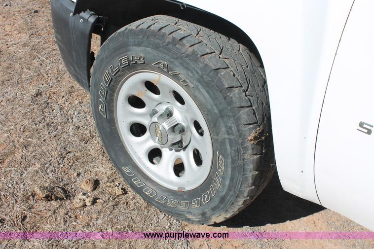 image for item L6814 2011 Chevrolet Silverado 1500 Ext. Cab pickup truck