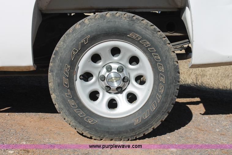 image for item L6814 2011 Chevrolet Silverado 1500 Ext. Cab pickup truck