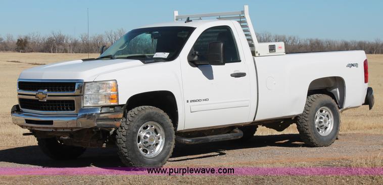 image for item L6815 2009 Chevrolet Silverado 2500HD LT pickup truck