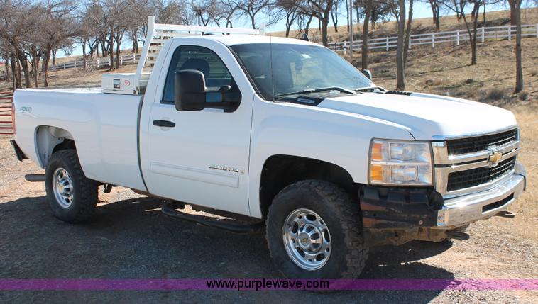 image for item L6815 2009 Chevrolet Silverado 2500HD LT pickup truck