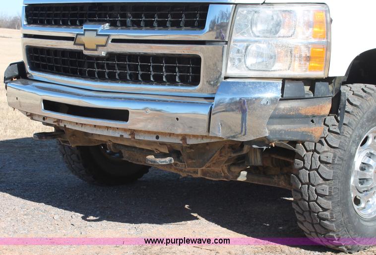 image for item L6815 2009 Chevrolet Silverado 2500HD LT pickup truck