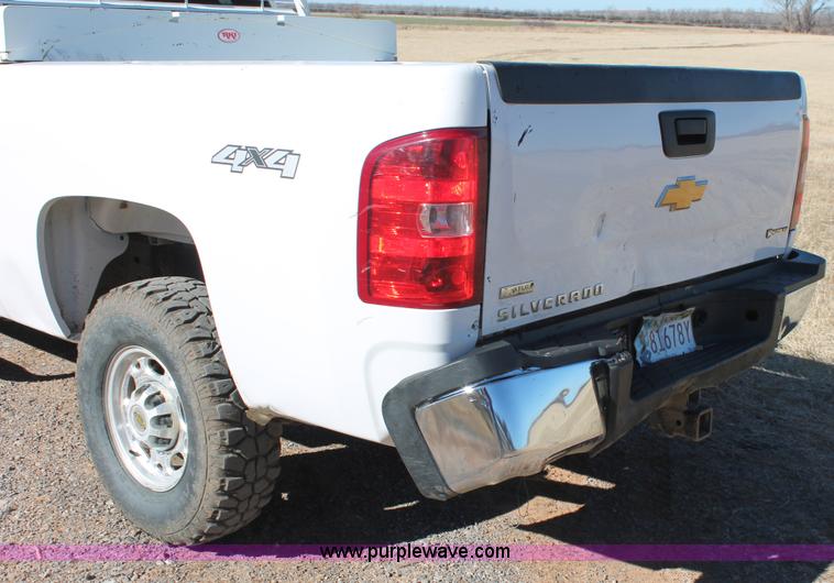 image for item L6815 2009 Chevrolet Silverado 2500HD LT pickup truck