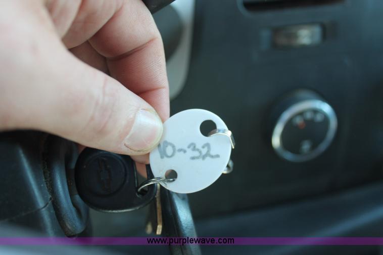 image for item L6815 2009 Chevrolet Silverado 2500HD LT pickup truck