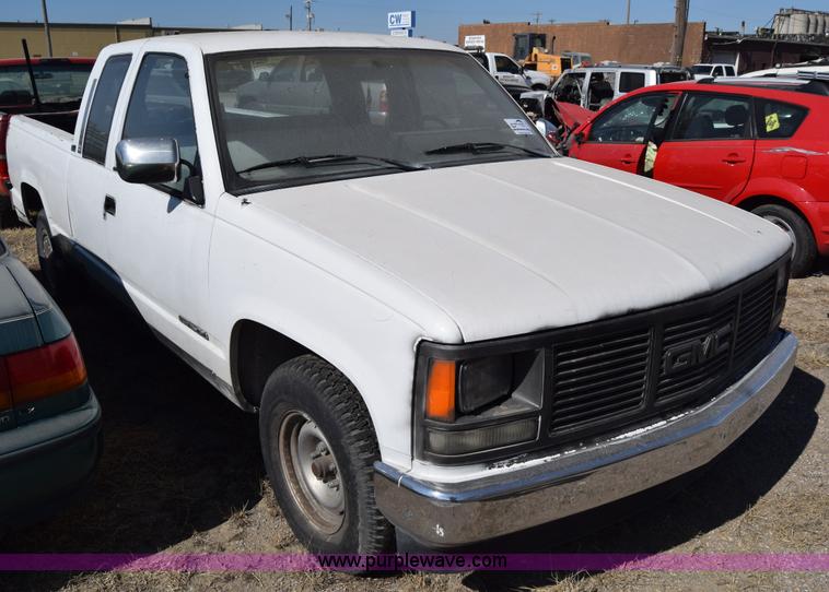 image for item K4382 1991 GMC Sierra 1500 pickup truck