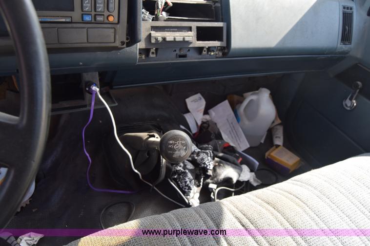 image for item K4382 1991 GMC Sierra 1500 pickup truck