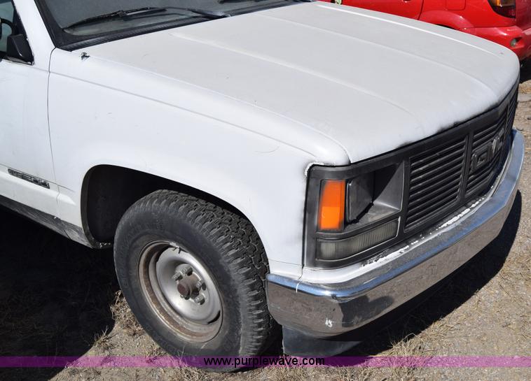 image for item K4382 1991 GMC Sierra 1500 pickup truck