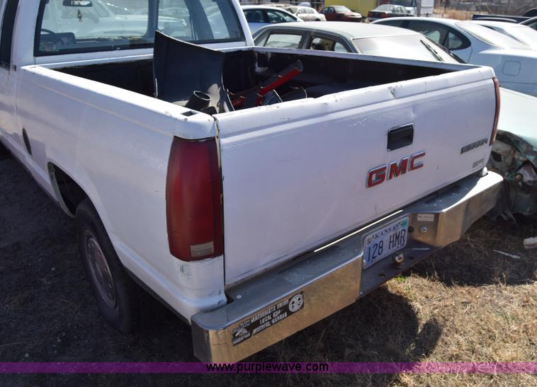 image for item K4382 1991 GMC Sierra 1500 pickup truck