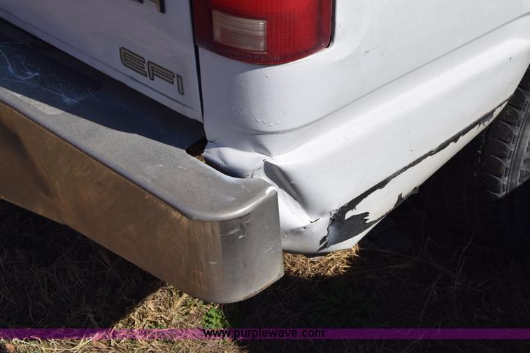 image for item K4382 1991 GMC Sierra 1500 pickup truck