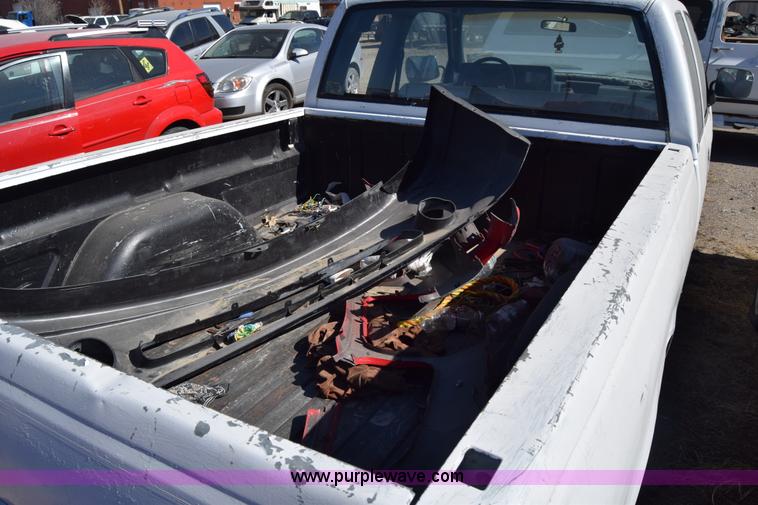 image for item K4382 1991 GMC Sierra 1500 pickup truck