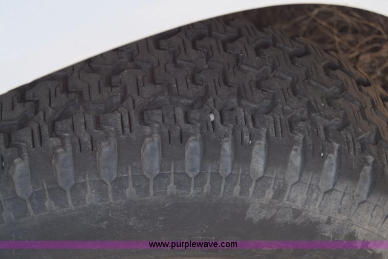 image for item K4382 1991 GMC Sierra 1500 pickup truck