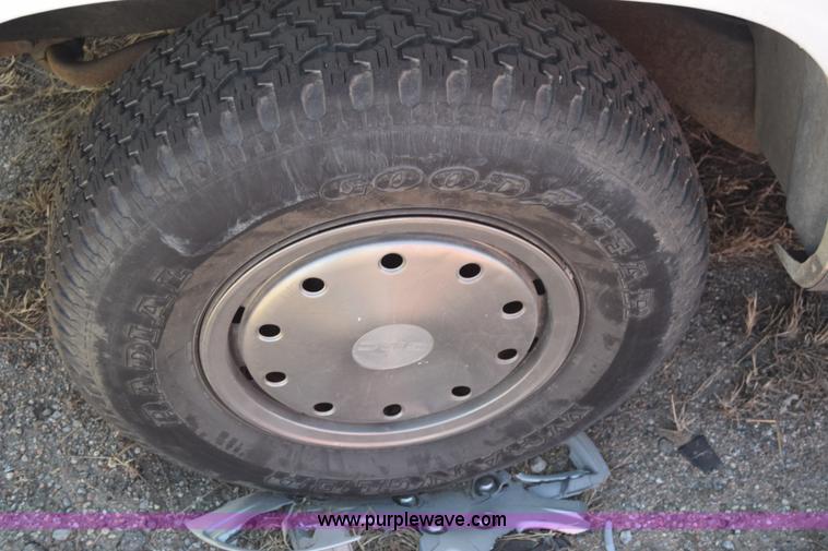 image for item K4382 1991 GMC Sierra 1500 pickup truck