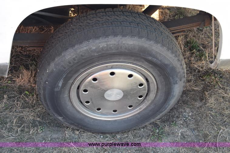 image for item K4382 1991 GMC Sierra 1500 pickup truck