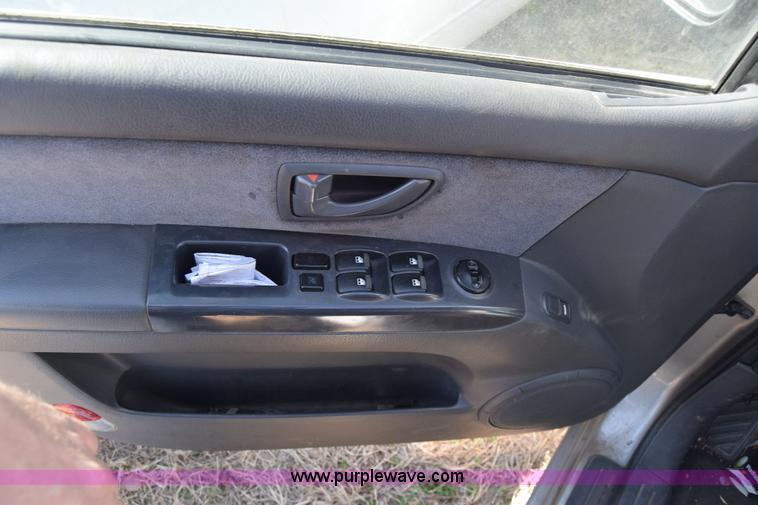 image for item K4384 2003 Kia Sorento