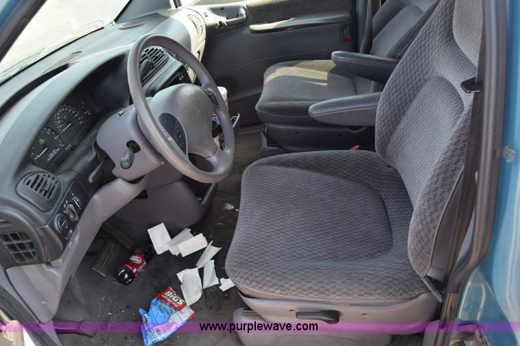 image for item K4386 1998 Plymouth Grand Voyager van