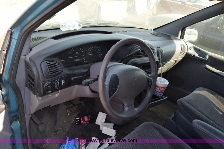 image for item K4386 1998 Plymouth Grand Voyager van