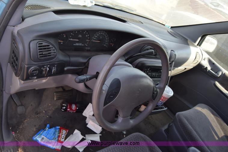 image for item K4386 1998 Plymouth Grand Voyager van