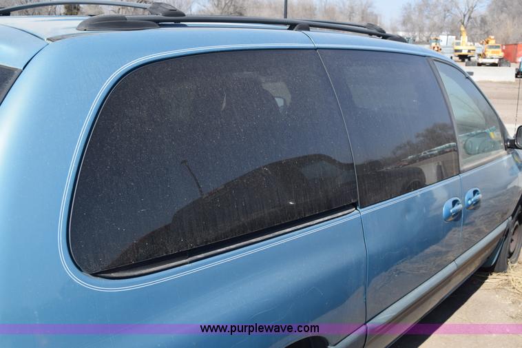 image for item K4386 1998 Plymouth Grand Voyager van