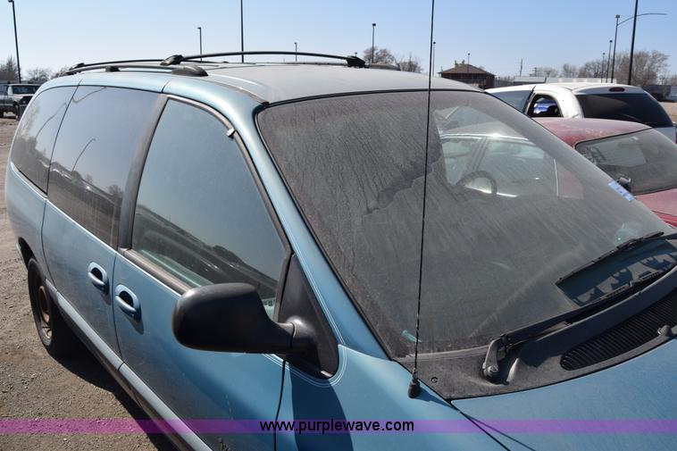 image for item K4386 1998 Plymouth Grand Voyager van