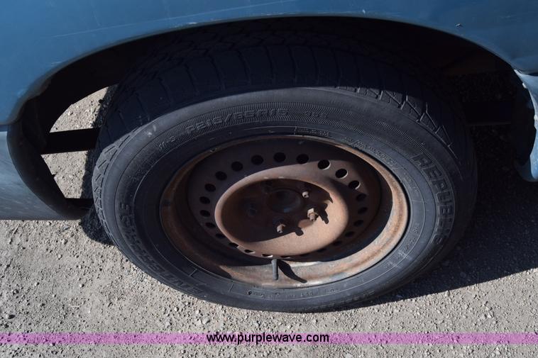 image for item K4386 1998 Plymouth Grand Voyager van