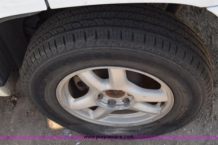 image for item K4396 2005 GMC Envoy SUV