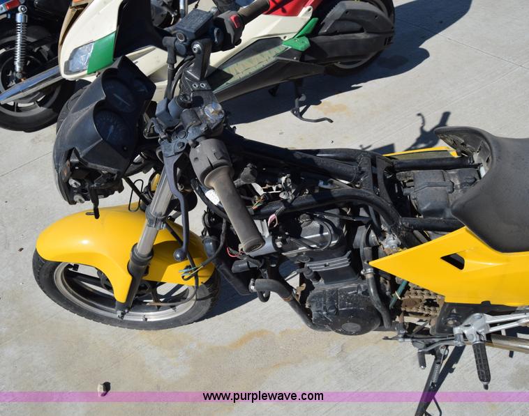 image for item K4398 2002 Kawasaki Ninja