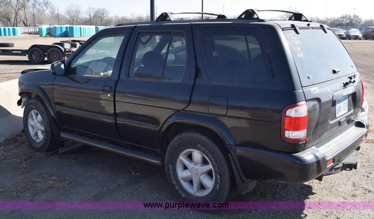 image for item K4403 2001 Nissan Pathfinder SUV