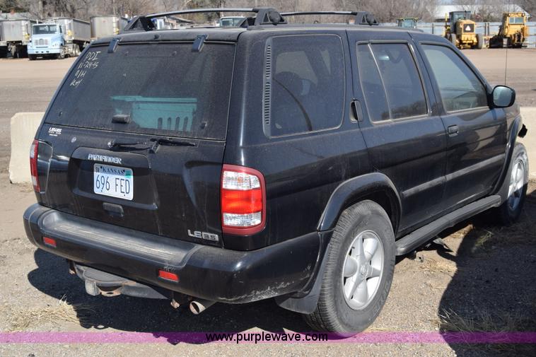 image for item K4403 2001 Nissan Pathfinder SUV