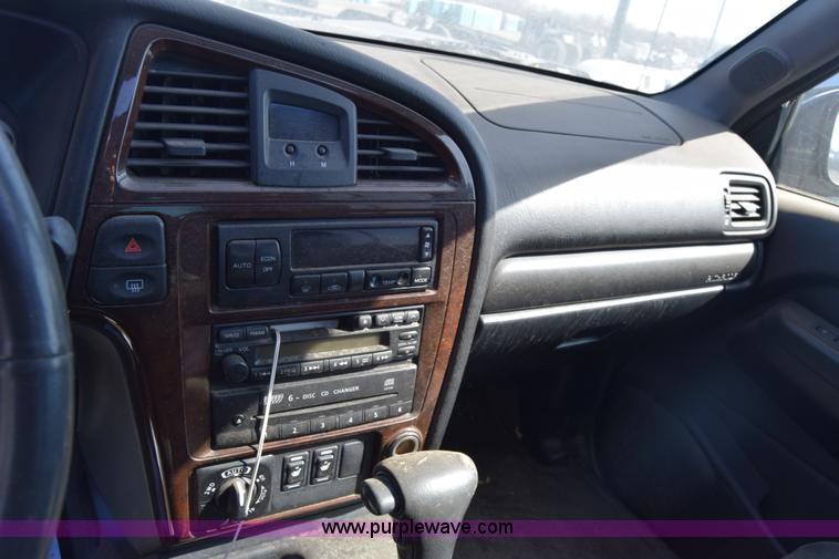 image for item K4403 2001 Nissan Pathfinder SUV