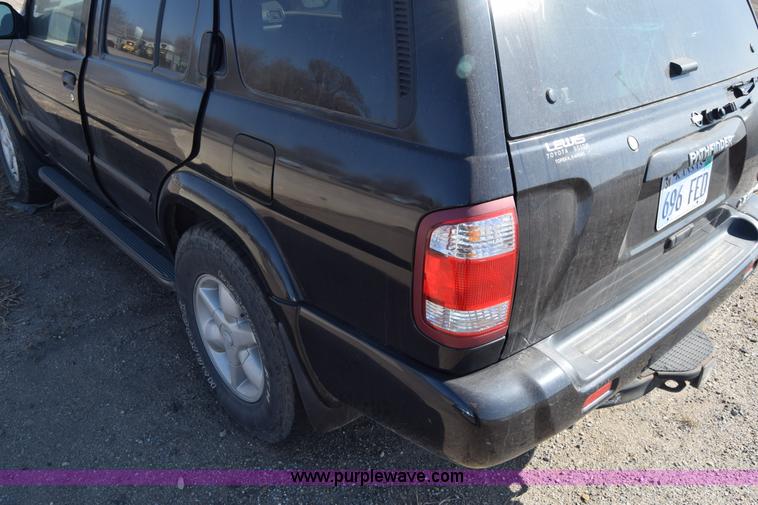 image for item K4403 2001 Nissan Pathfinder SUV
