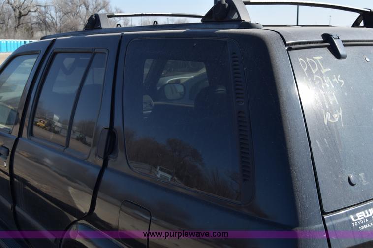 image for item K4403 2001 Nissan Pathfinder SUV