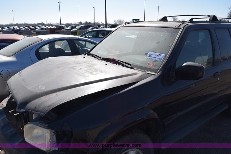 image for item K4403 2001 Nissan Pathfinder SUV