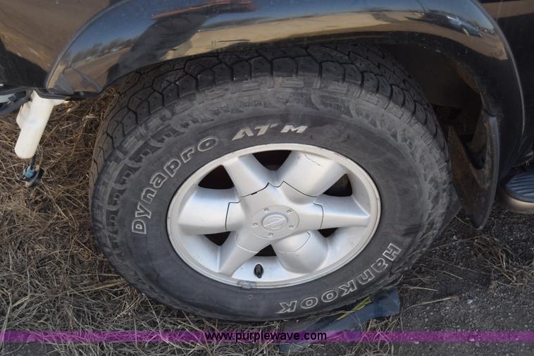 image for item K4403 2001 Nissan Pathfinder SUV