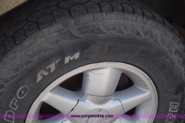 image for item K4403 2001 Nissan Pathfinder SUV