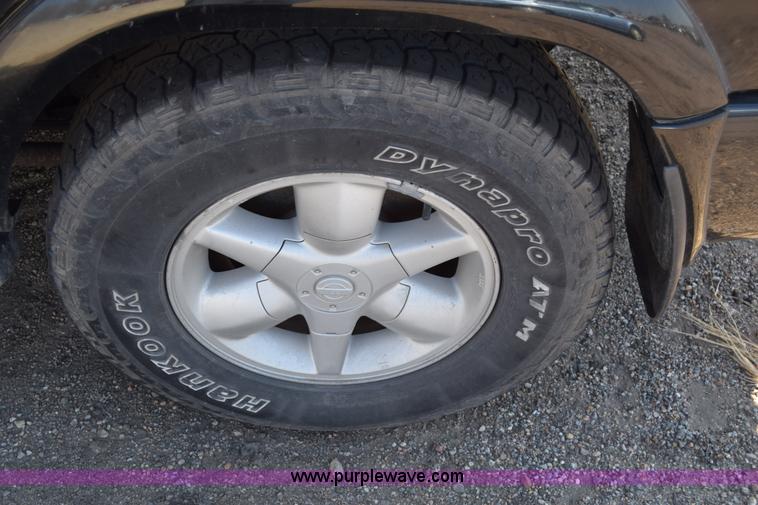 image for item K4403 2001 Nissan Pathfinder SUV