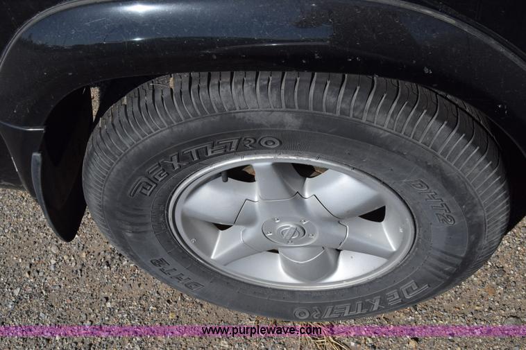 image for item K4403 2001 Nissan Pathfinder SUV