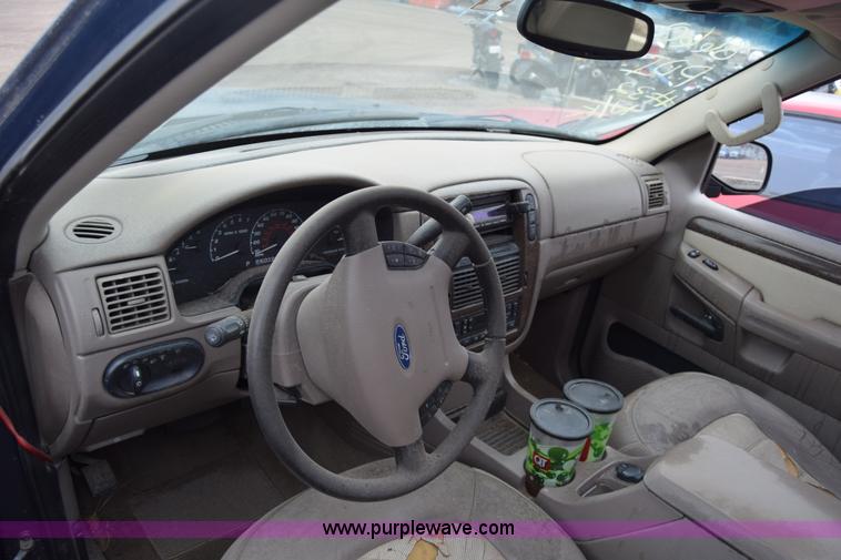 image for item K4825 2002 Ford Explorer Eddie Bauer SUV