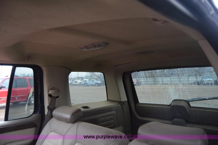 image for item K4825 2002 Ford Explorer Eddie Bauer SUV