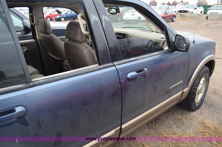 image for item K4825 2002 Ford Explorer Eddie Bauer SUV