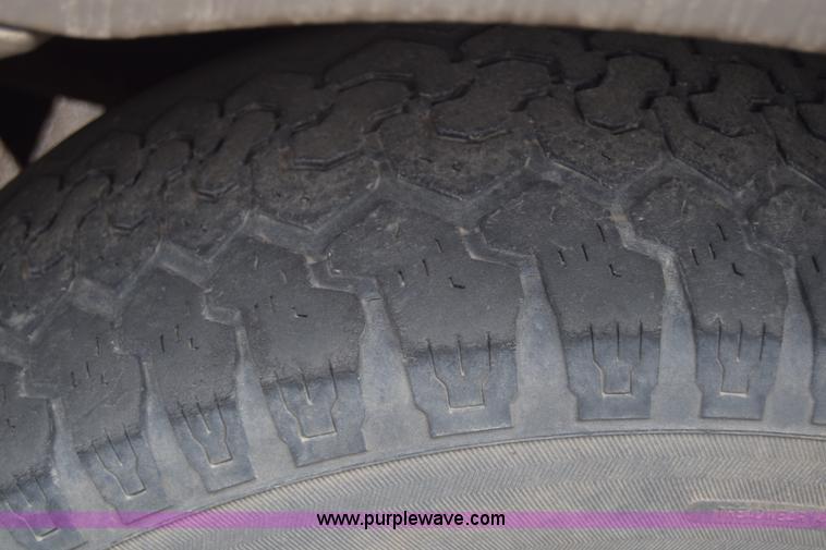 image for item K4825 2002 Ford Explorer Eddie Bauer SUV