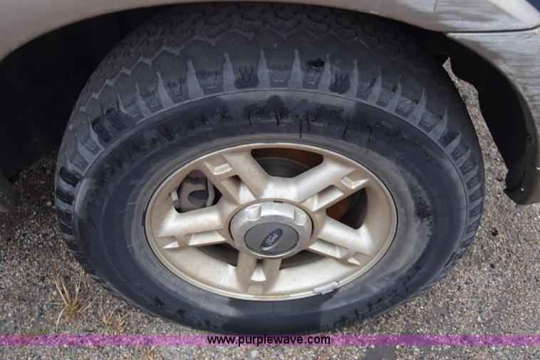 image for item K4825 2002 Ford Explorer Eddie Bauer SUV