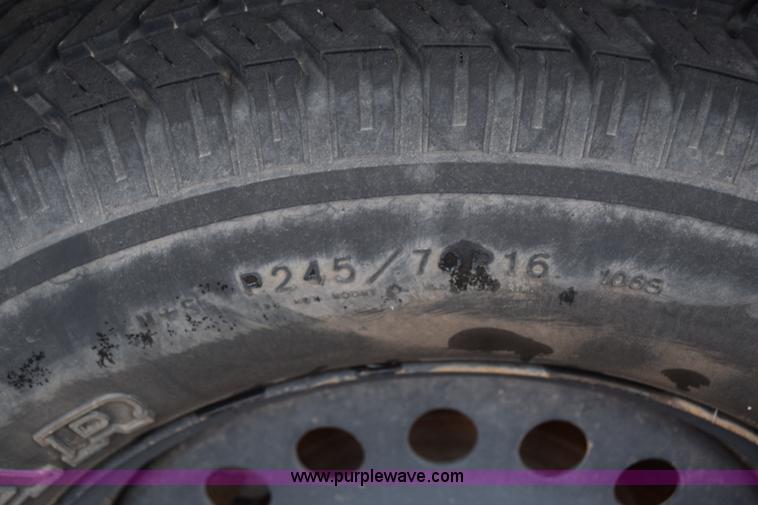 image for item K4825 2002 Ford Explorer Eddie Bauer SUV