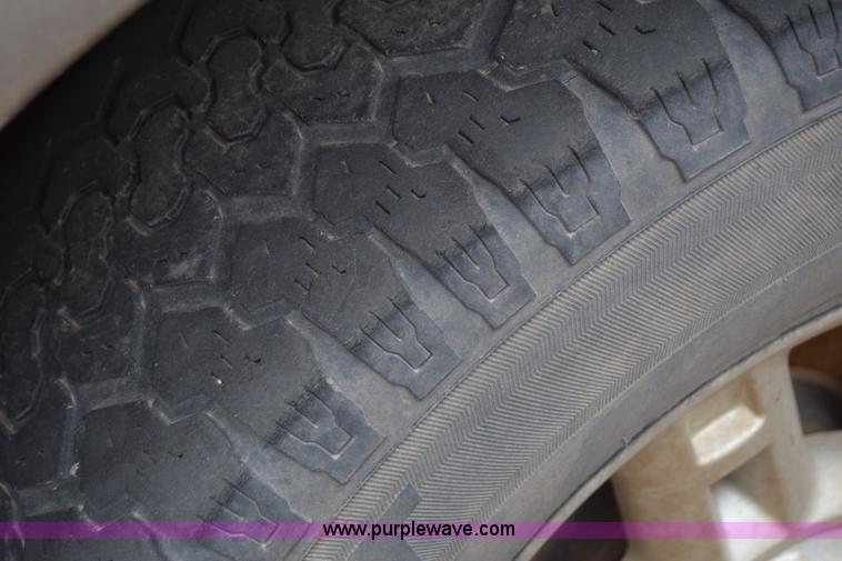 image for item K4825 2002 Ford Explorer Eddie Bauer SUV