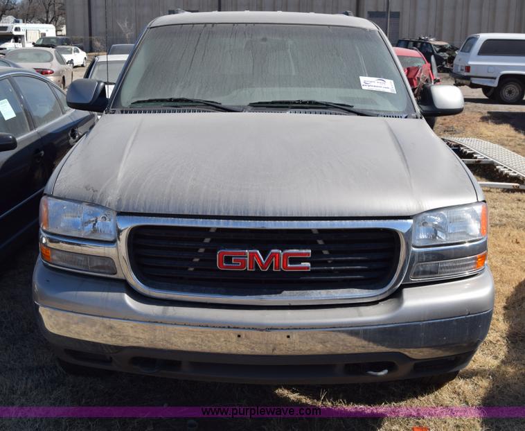 image for item K8275 2001 GMC Yukon SUV
