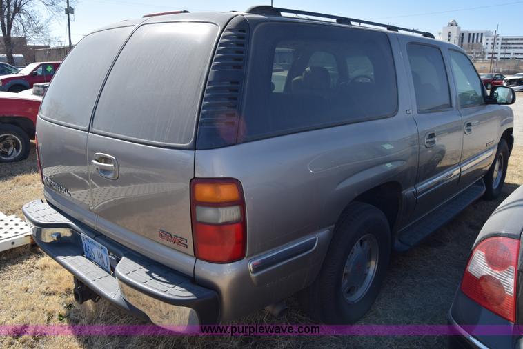 image for item K8275 2001 GMC Yukon SUV