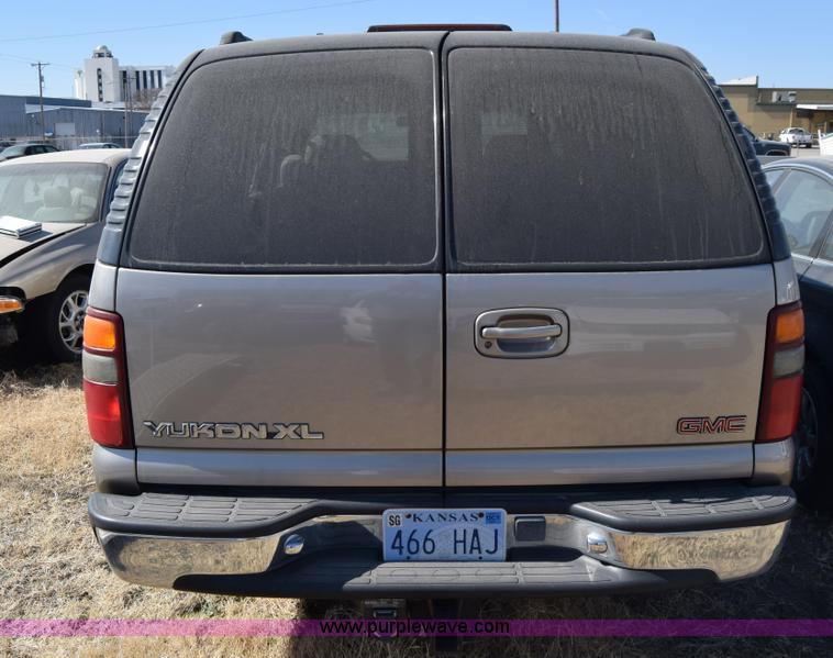 image for item K8275 2001 GMC Yukon SUV