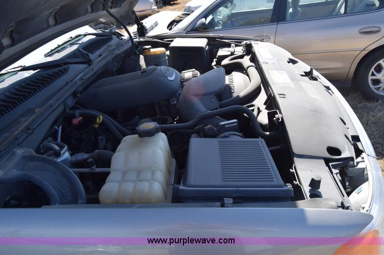 image for item K8275 2001 GMC Yukon SUV