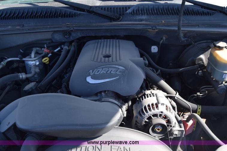 image for item K8275 2001 GMC Yukon SUV