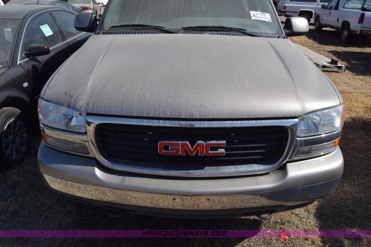 image for item K8275 2001 GMC Yukon SUV
