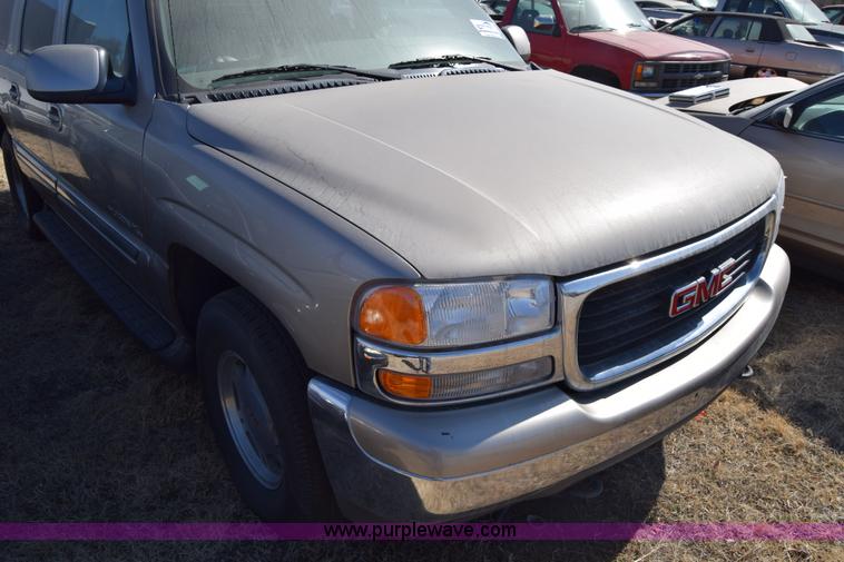 image for item K8275 2001 GMC Yukon SUV