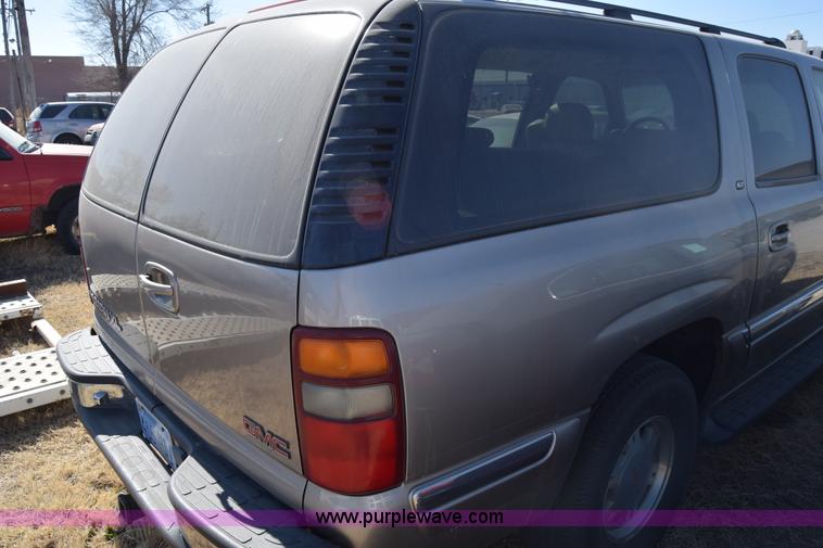 image for item K8275 2001 GMC Yukon SUV